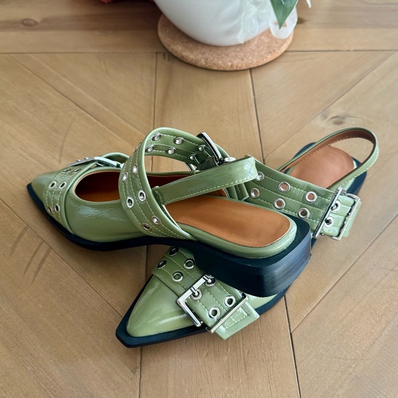 Green Feminine Buckle Ballerinas - Picture 7 of 9